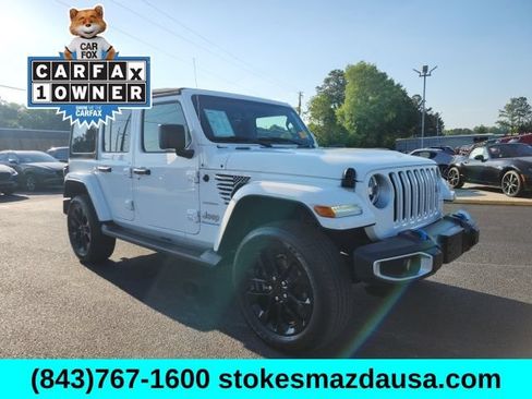 Used 2023 Jeep Wrangler Unlimited Sahara w/ Cold Weather Group AWD/4WD image 7
