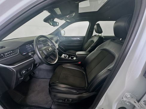 Used 2022 Jeep Grand Cherokee L Laredo image 13