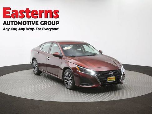 Used 2023 Nissan Altima 2.5 SV FWD image 49