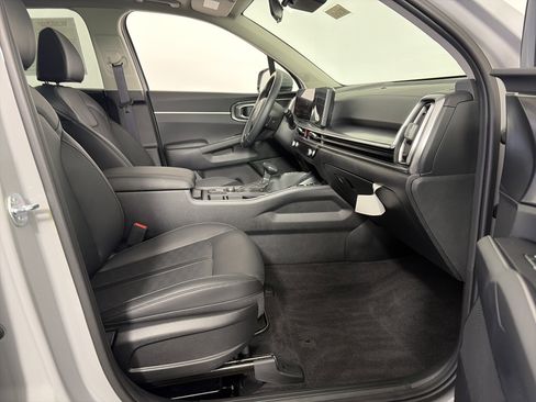 Used 2025 Kia Sorento S w/ Panoramic Sunroof Package image 45