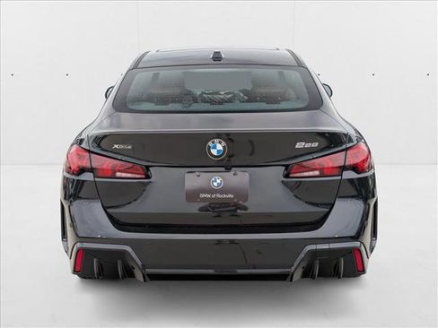 Used 2026 BMW 228i xDrive w/ Technology Package image 8