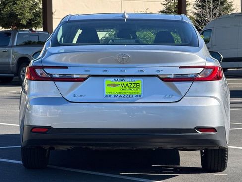 Used 2025 Toyota Camry LE image 11
