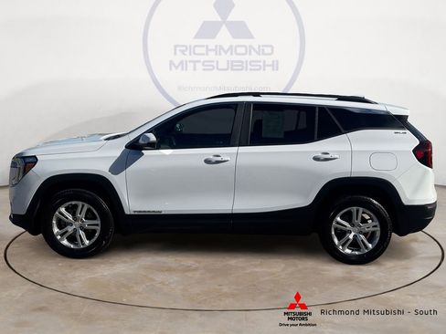 Used 2023 GMC Terrain SLE w/ Driver Convenience Package image 6