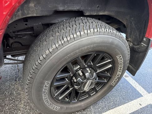 Used 2022 Ford F250 Lariat w/ Black Appearance Package image 13