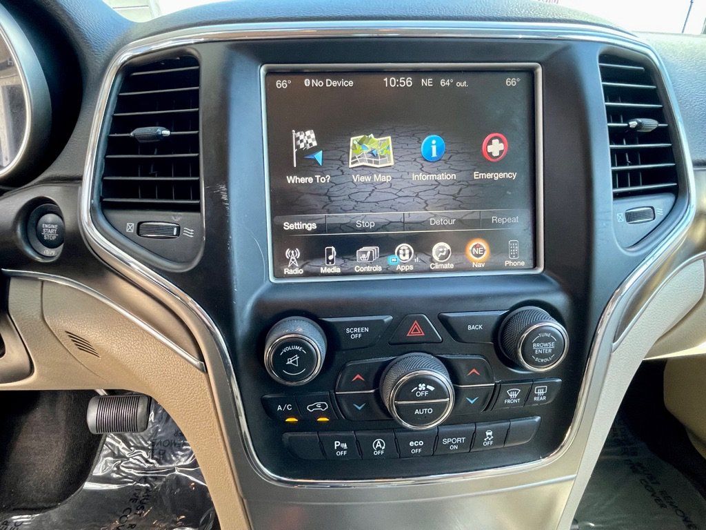 Used 2016 Jeep Grand Cherokee Limited AWD/4WD image 15
