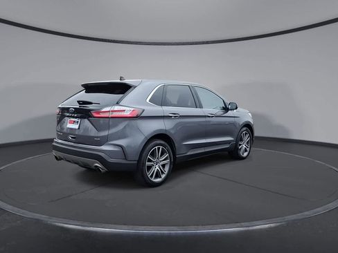 Used 2021 Ford Edge Titanium image 8