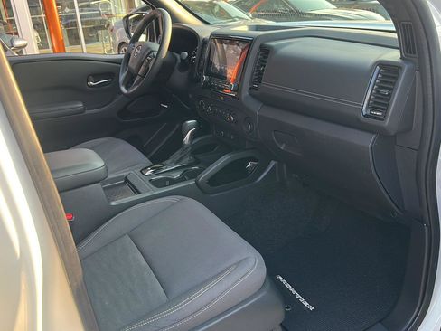 Used 2023 Nissan Frontier SV w/ Midnight Edition Package AWD/4WD image 10