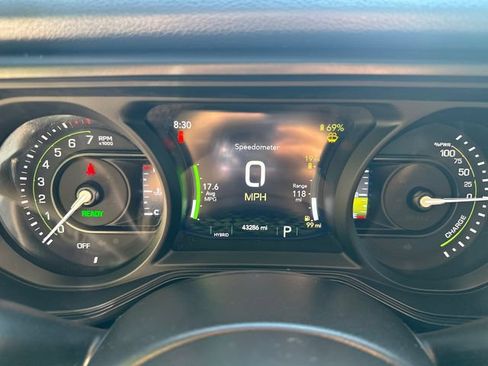 Used 2024 Jeep Wrangler Unlimited w/ Convenience Group AWD/4WD image 25