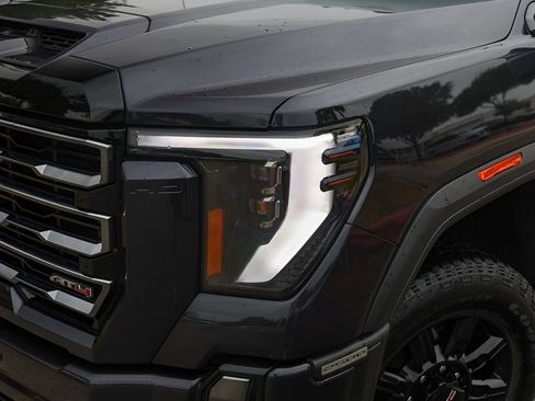 Used 2024 GMC Sierra 2500 AT4 w/ AT4 Premium Plus Package AWD/4WD image 3