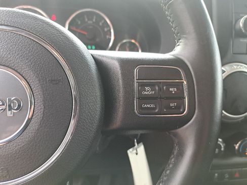 Used 2017 Jeep Wrangler Unlimited Sahara AWD/4WD image 17