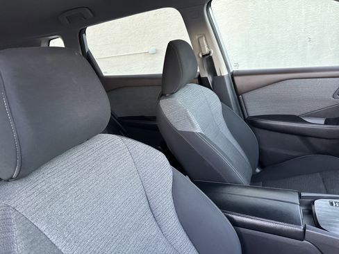 Used 2023 Nissan Rogue SV image 15