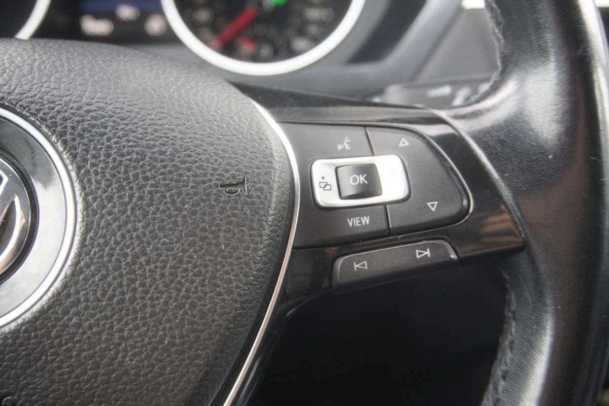 Used 2019 Volkswagen Tiguan SE w/ Panoramic Sunroof Package AWD/4WD image 15