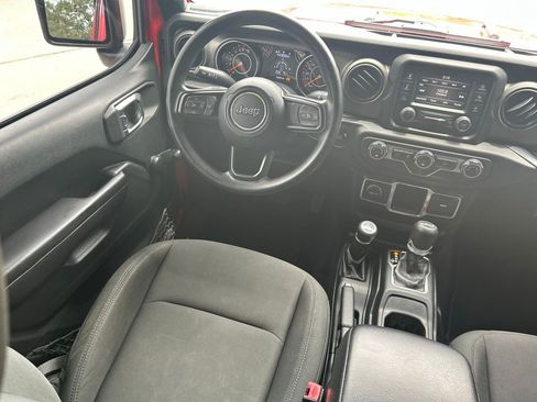 Used 2018 Jeep Wrangler Unlimited Sport AWD/4WD image 9