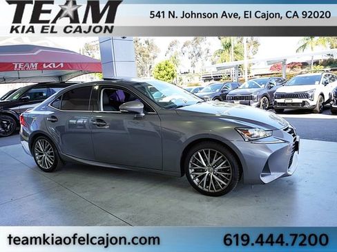 Used 2017 Lexus IS 200t image 10