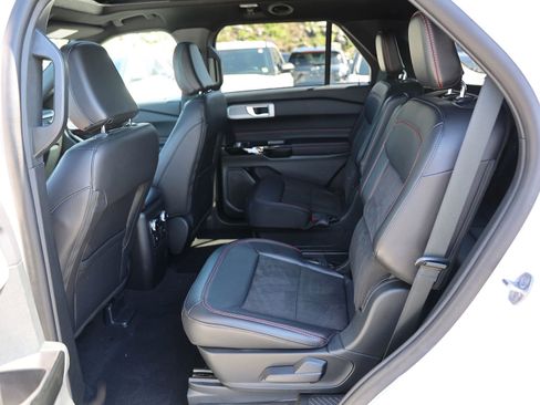 Used 2024 Ford Explorer ST-Line w/ Class IV Trailer Tow Package AWD/4WD image 23