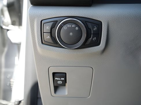 Used 2017 Ford F150 XL w/ Equipment Group 101A Mid AWD/4WD image 25