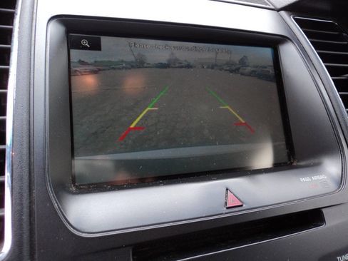 Used 2015 Ford Taurus Limited image 8