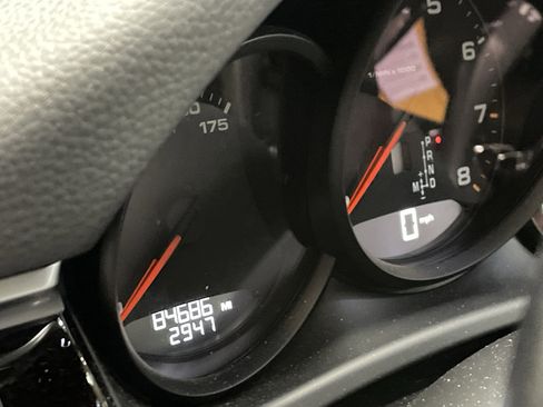 Used 2019 Porsche Macan image 9