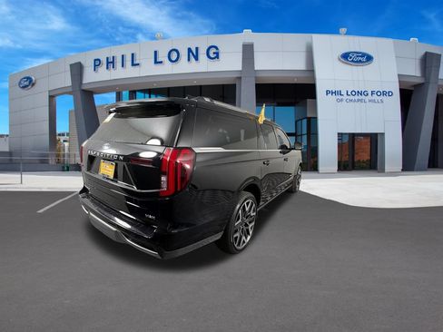 Used 2026 Ford Expedition Max Platinum w/ Platinum Ultimate Package AWD/4WD image 5