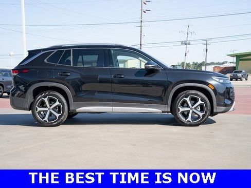 New 2025 Volkswagen Tiguan SE image 7