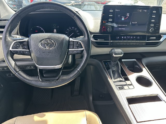 Used 2021 Toyota Sienna XLE FWD image 15
