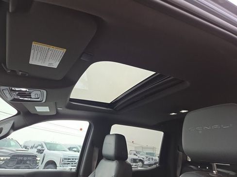 Used 2019 GMC Sierra 1500 Denali w/ Denali Ultimate Package image 9