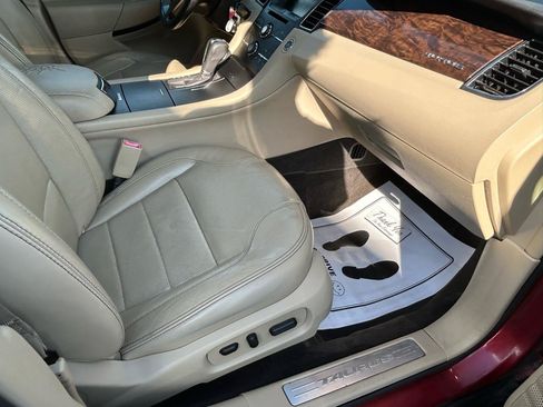 Used 2013 Ford Taurus Limited FWD image 12