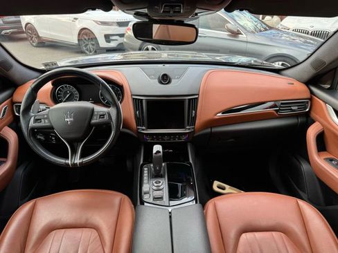 Used 2021 Maserati Levante S image 19