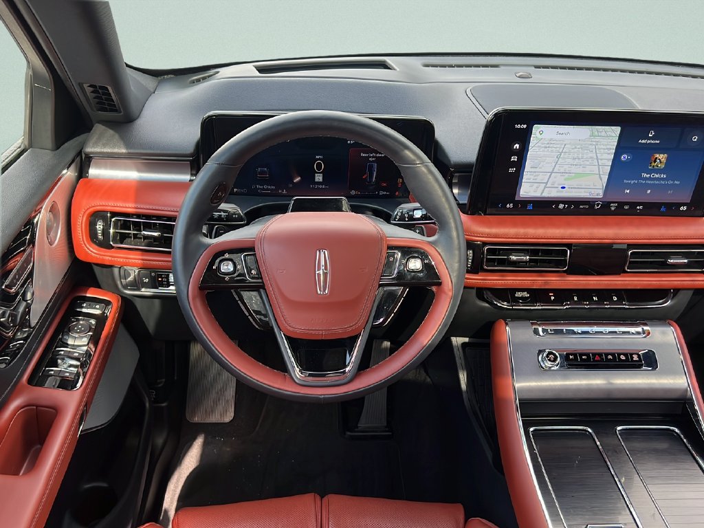 Used 2025 Lincoln Aviator Reserve w/ Luxury Package RWD image 12