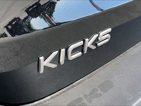 New 2026 Nissan Kicks SR image 13