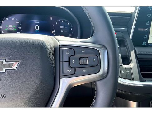 Used 2023 Chevrolet Tahoe Z71 w/ Luxury Package AWD/4WD image 12