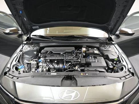 Used 2026 Hyundai Elantra SEL Sport Premium w/ Cargo Package FWD image 9
