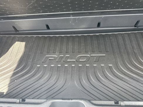 Used 2018 Honda Pilot Touring image 31
