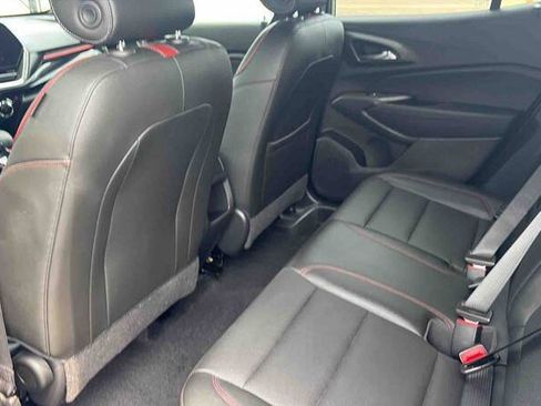 Used 2024 Chevrolet Trax RS FWD image 13