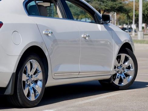 Used 2013 Buick LaCrosse Premium w/ Driver Confidence Package image 22