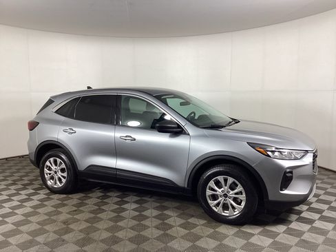 Used 2023 Ford Escape Active AWD/4WD image 1