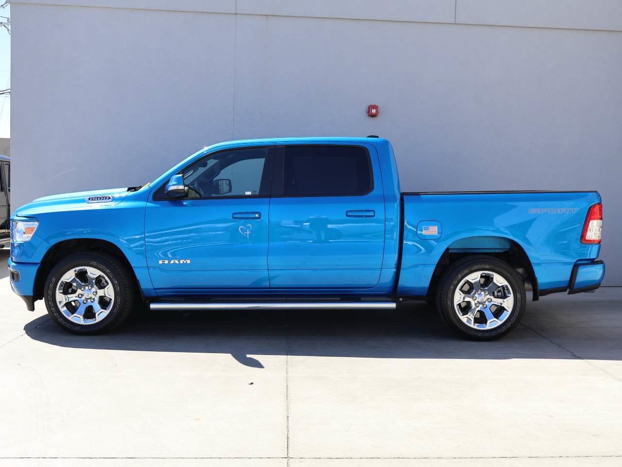 Used 2022 RAM 1500 Big Horn AWD/4WD image 2