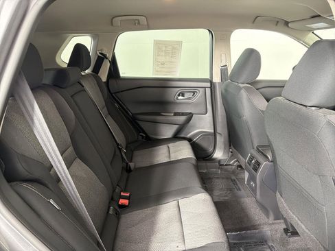 Used 2024 Nissan Rogue SV image 28