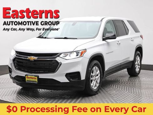 Used 2021 Chevrolet Traverse LS AWD/4WD image 1
