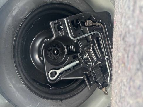 Used 2010 Toyota Prius Five image 21