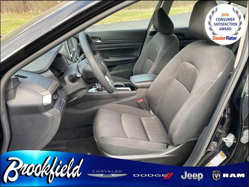 Used 2024 Nissan Altima 2.5 SV image 16