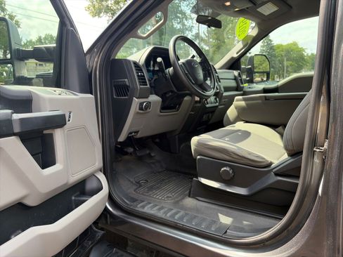 Used 2019 Ford F250 XL w/ XL Value Package AWD/4WD image 9