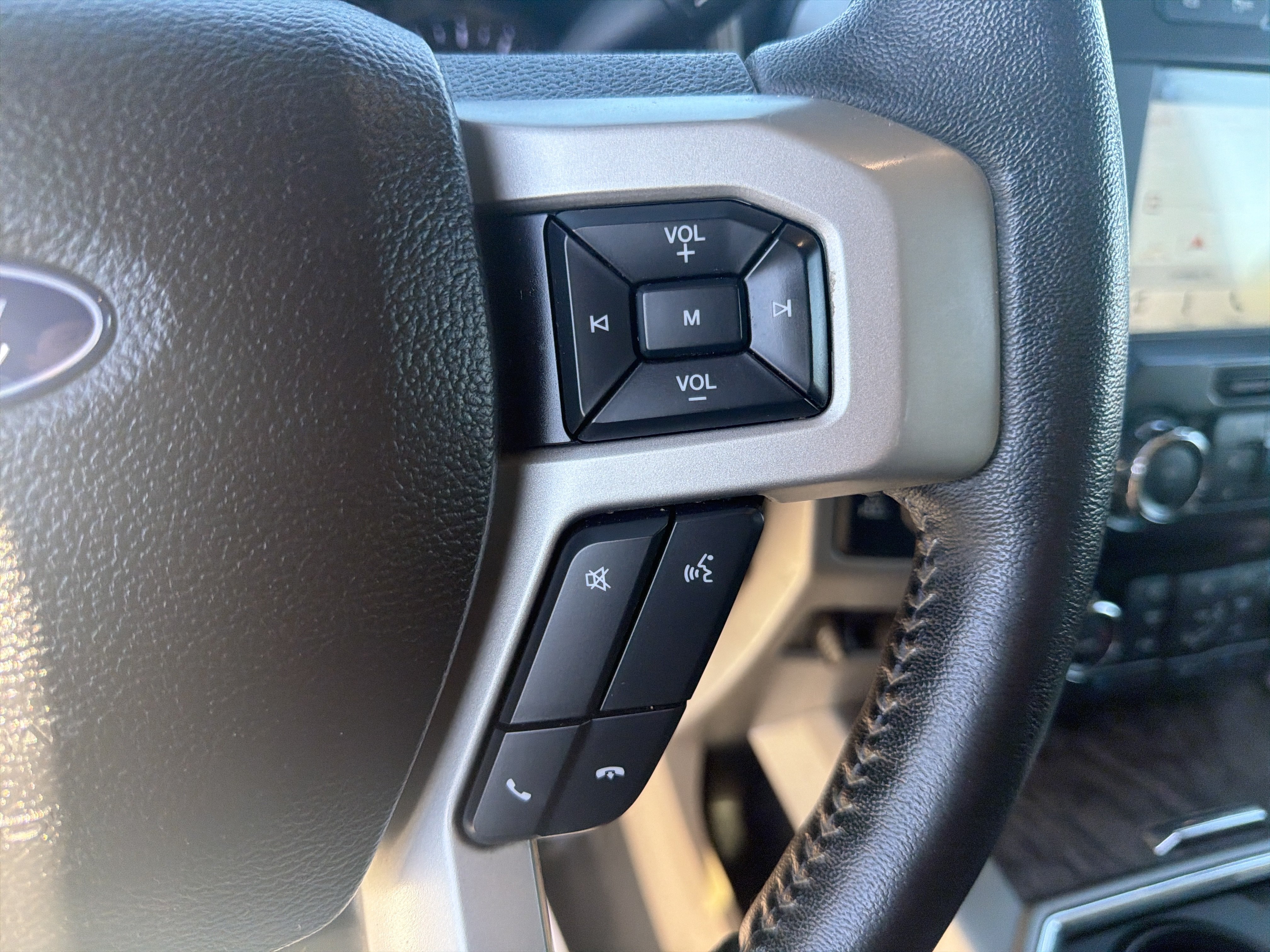 Used 2019 Ford F350 Lariat w/ Lariat Ultimate Package AWD/4WD image 19