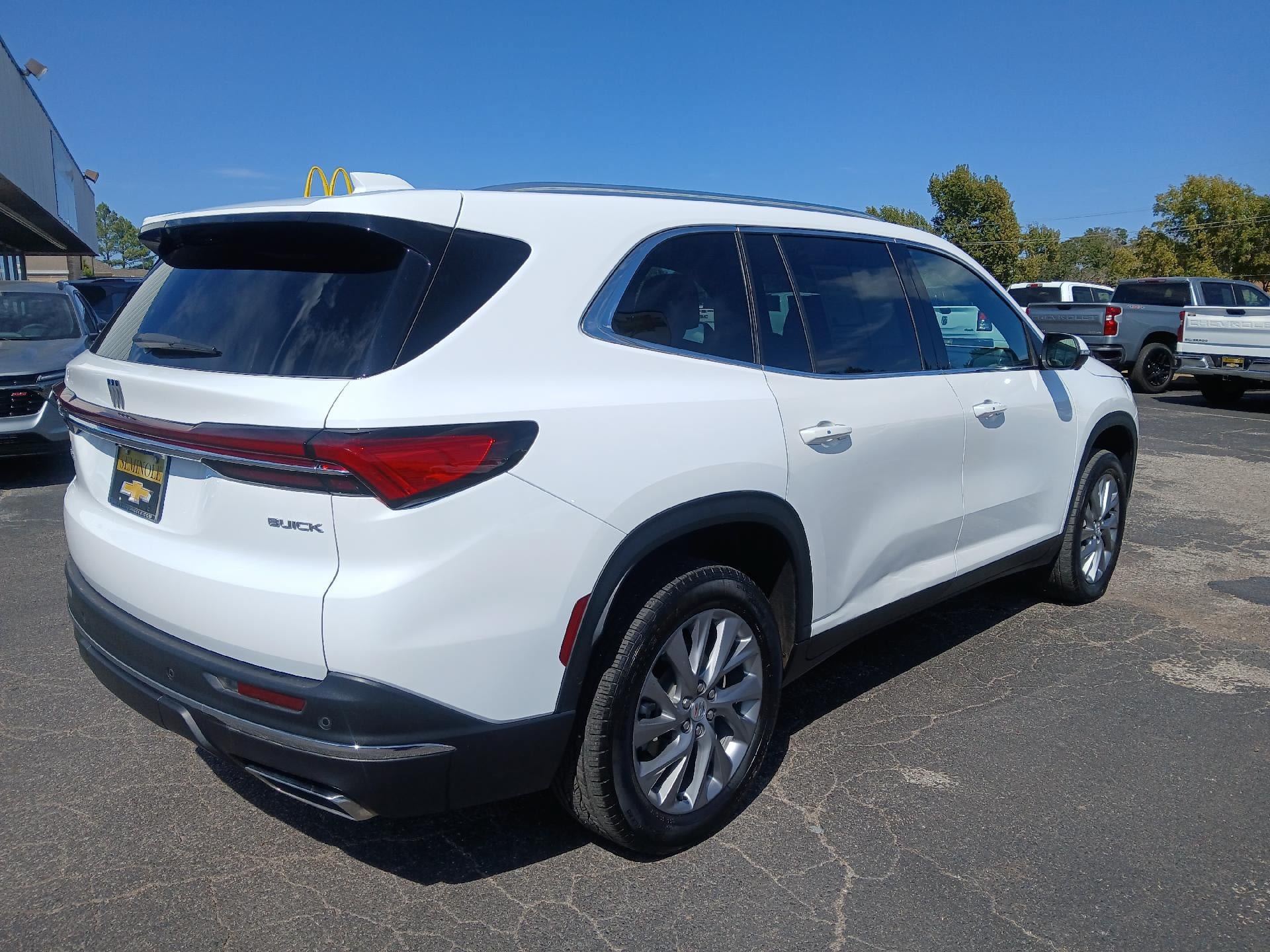 Used 2025 Buick Enclave Preferred FWD image 6