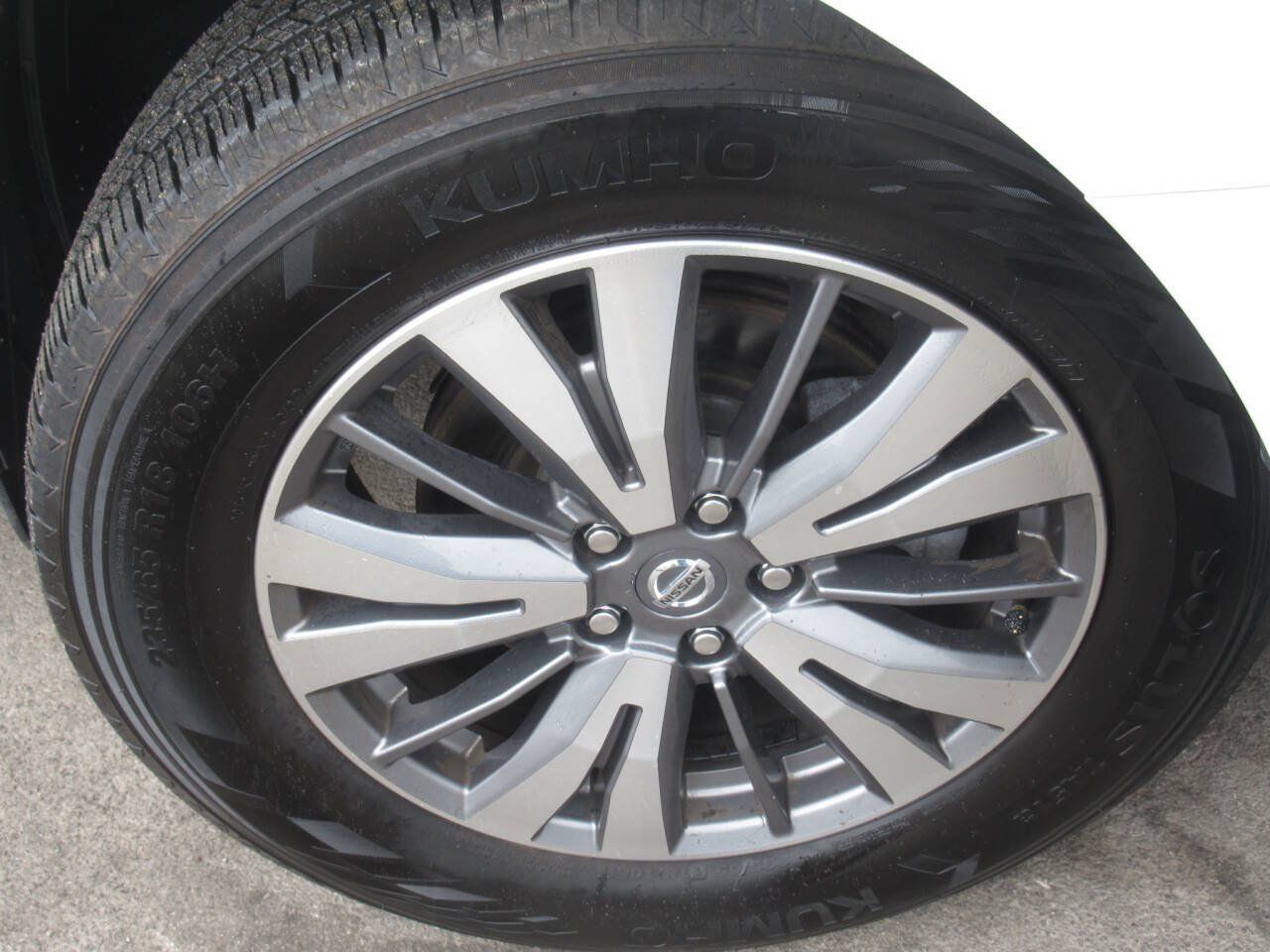Used 2020 Nissan Pathfinder SV AWD/4WD image 4