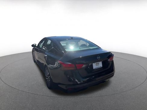 Used 2025 Nissan Altima 2.5 SV image 10