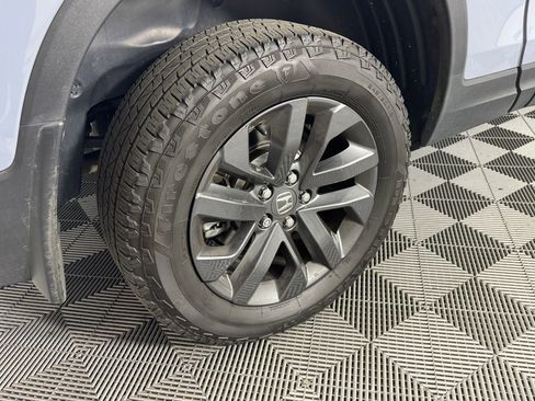 Used 2025 Honda Ridgeline Sport image 10