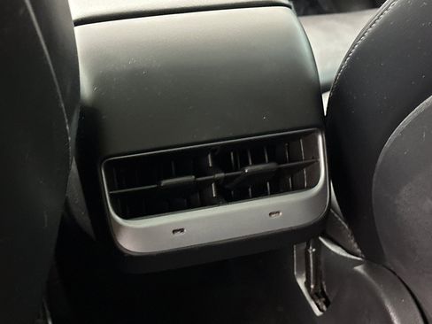 Used 2021 Tesla Model Y 2WD image 7