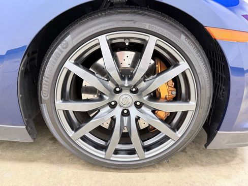 Used 2014 Nissan GT-R Premium AWD/4WD image 11