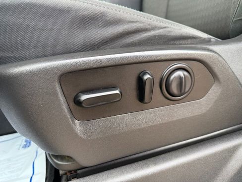 Used 2020 Chevrolet Silverado 1500 LT Trail Boss AWD/4WD image 16